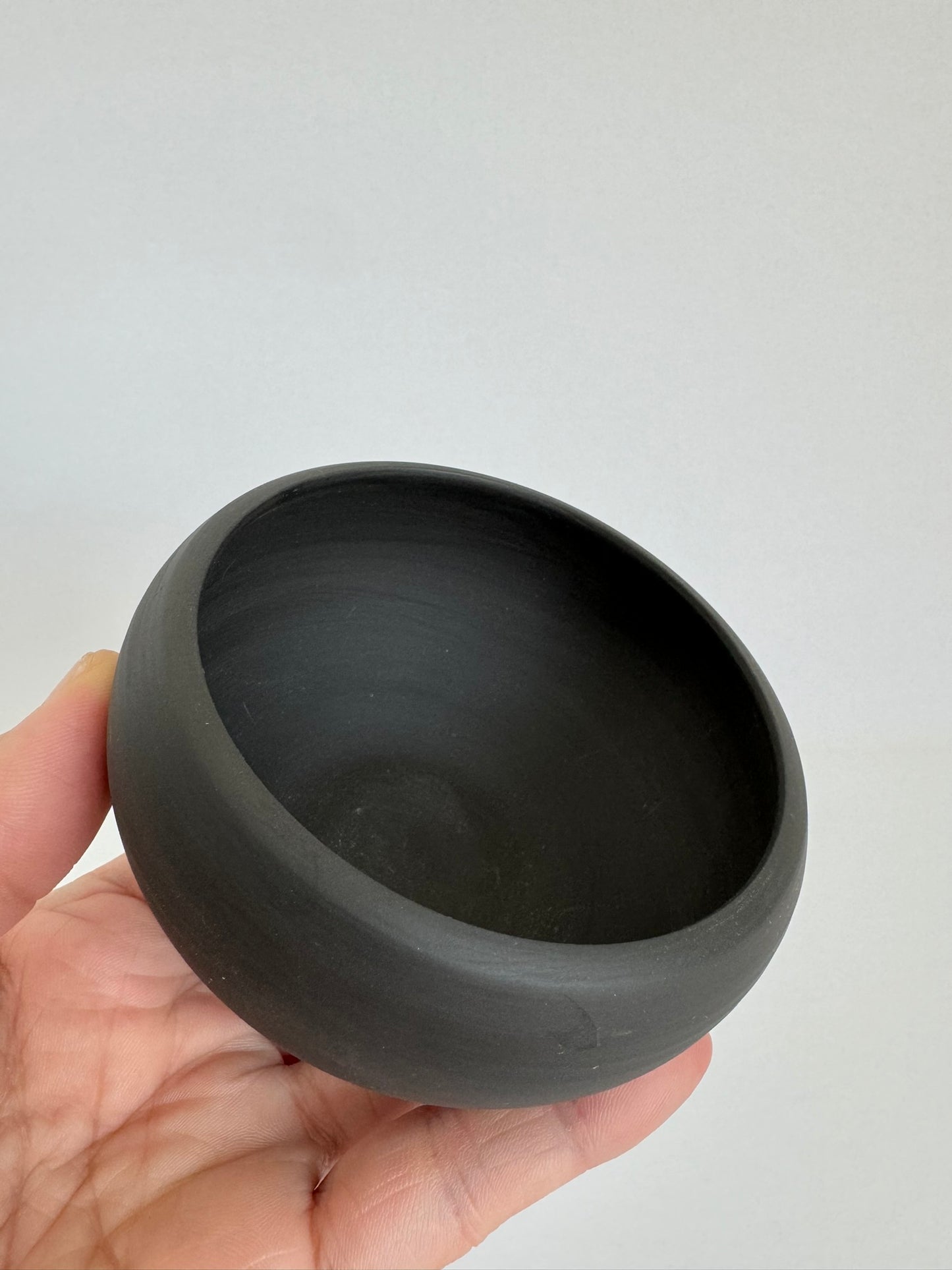 Tea cup Black round shape