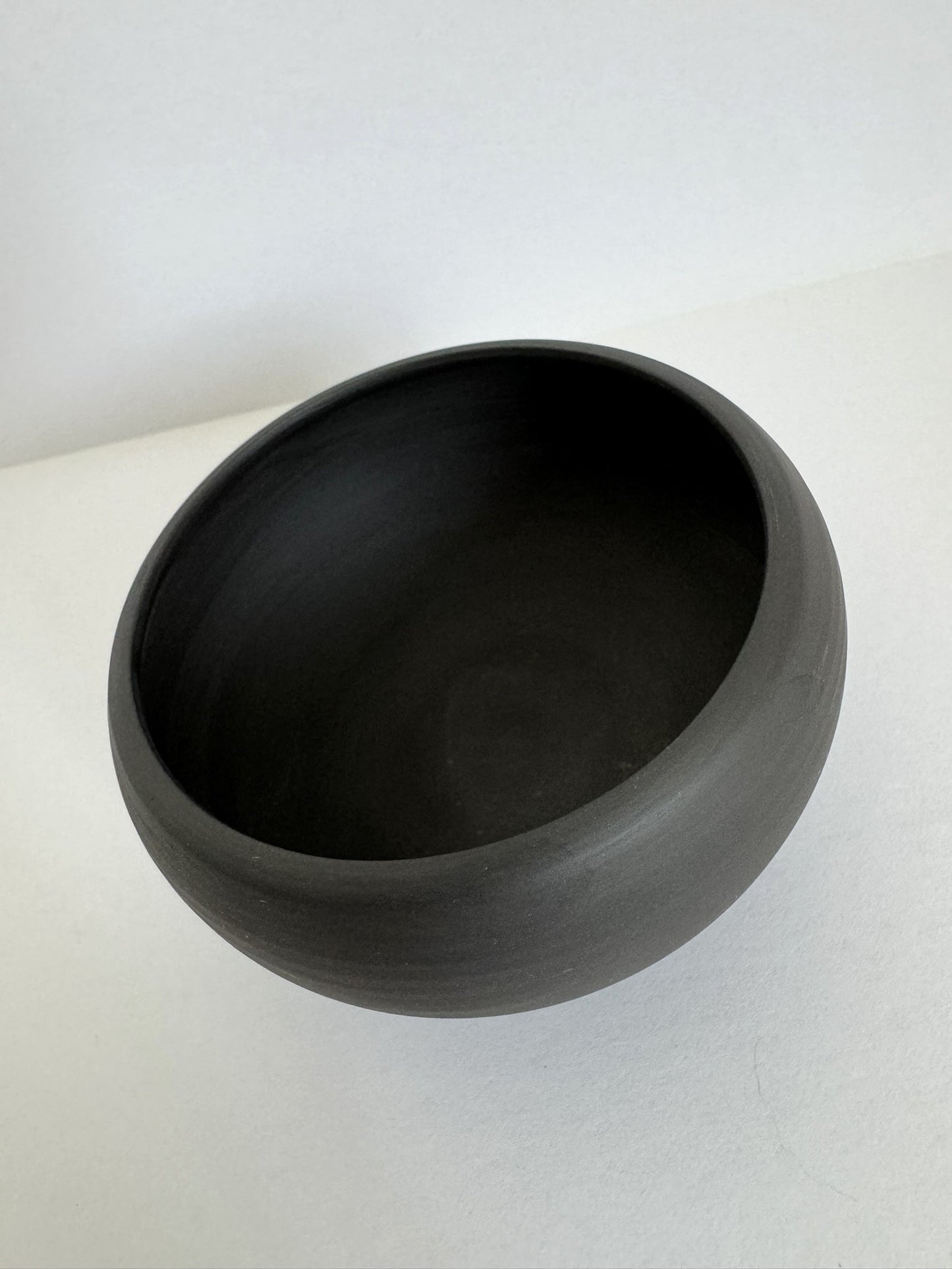 Tea cup Black round shape
