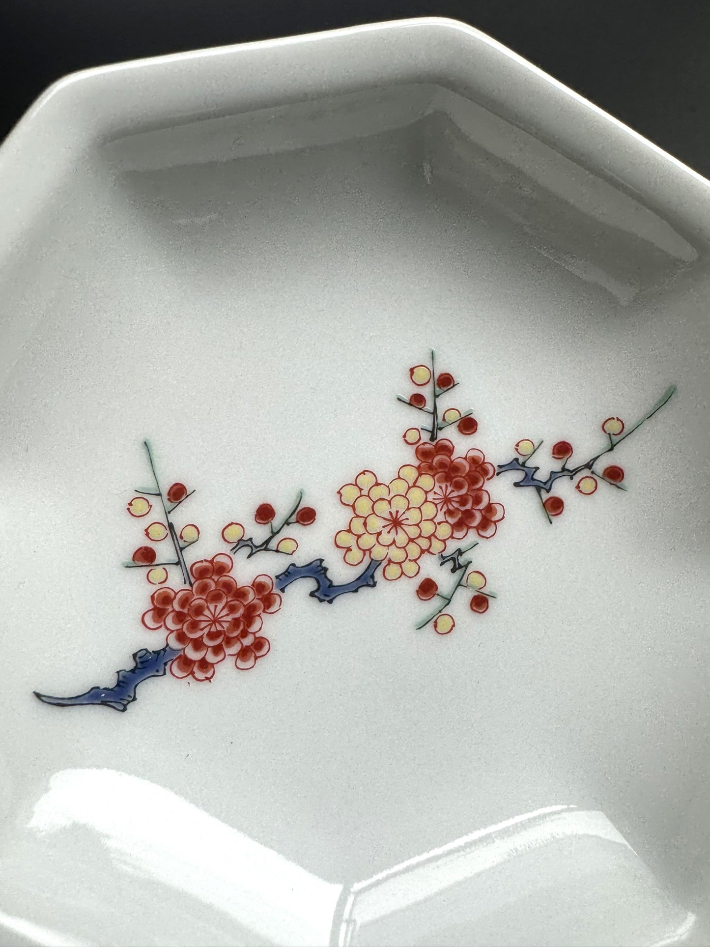 Octagonal small plate - Plum blossom(Ume)