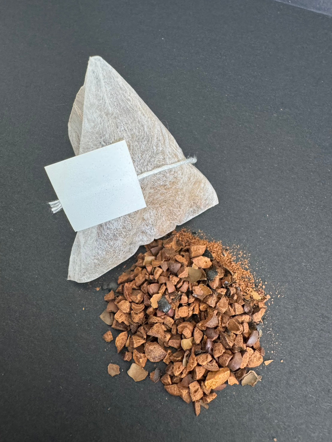 Roasted Black Soybean Tea (Kuromame cha）